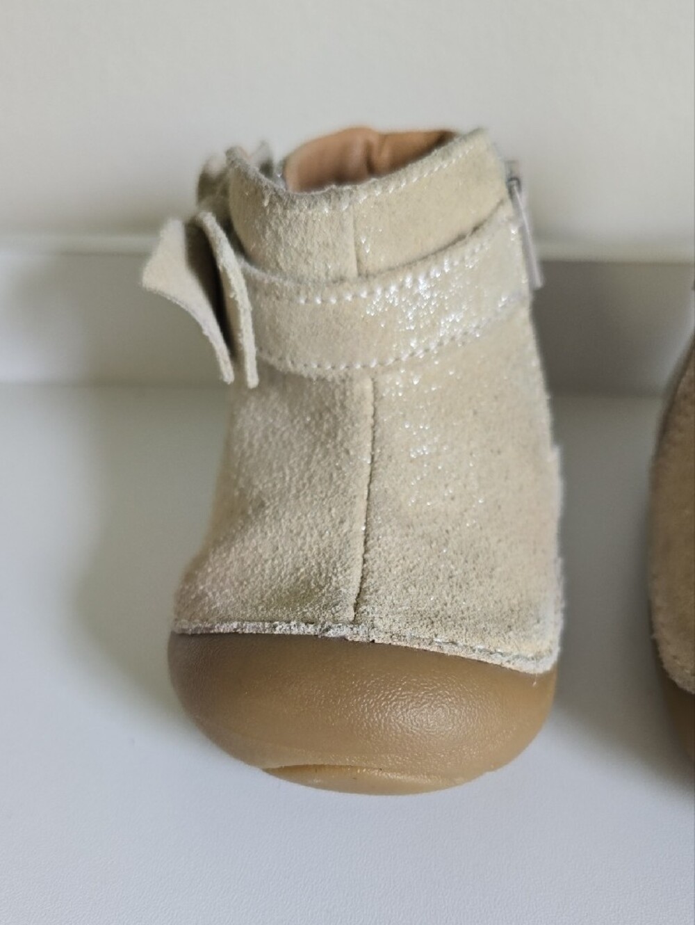 Stride Rite Girls' Gold And Silver Glitter Ankle Boots with Bow Size 6T - Picture 7 of 9